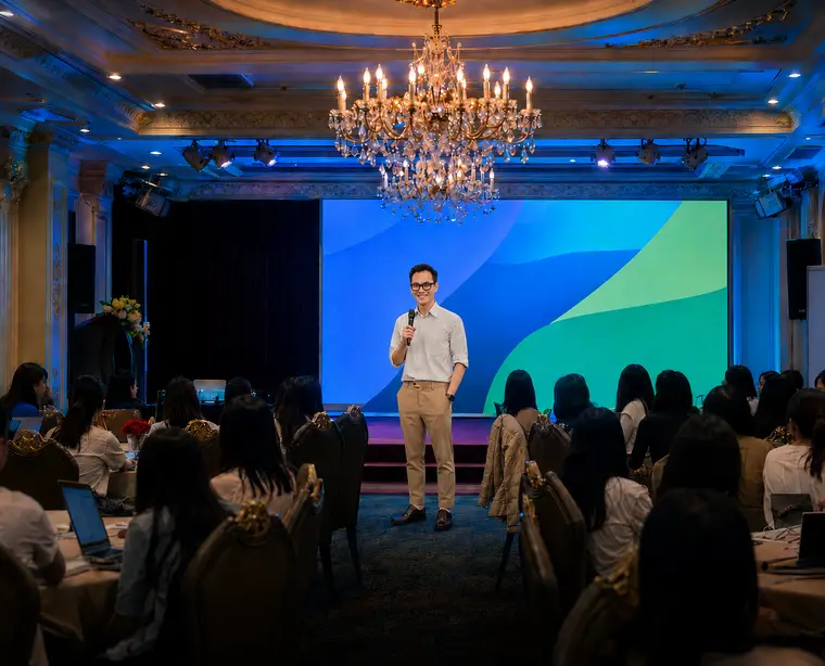 Video giới thiệu TheRightWay — diễn giả Trần Xuân Quang